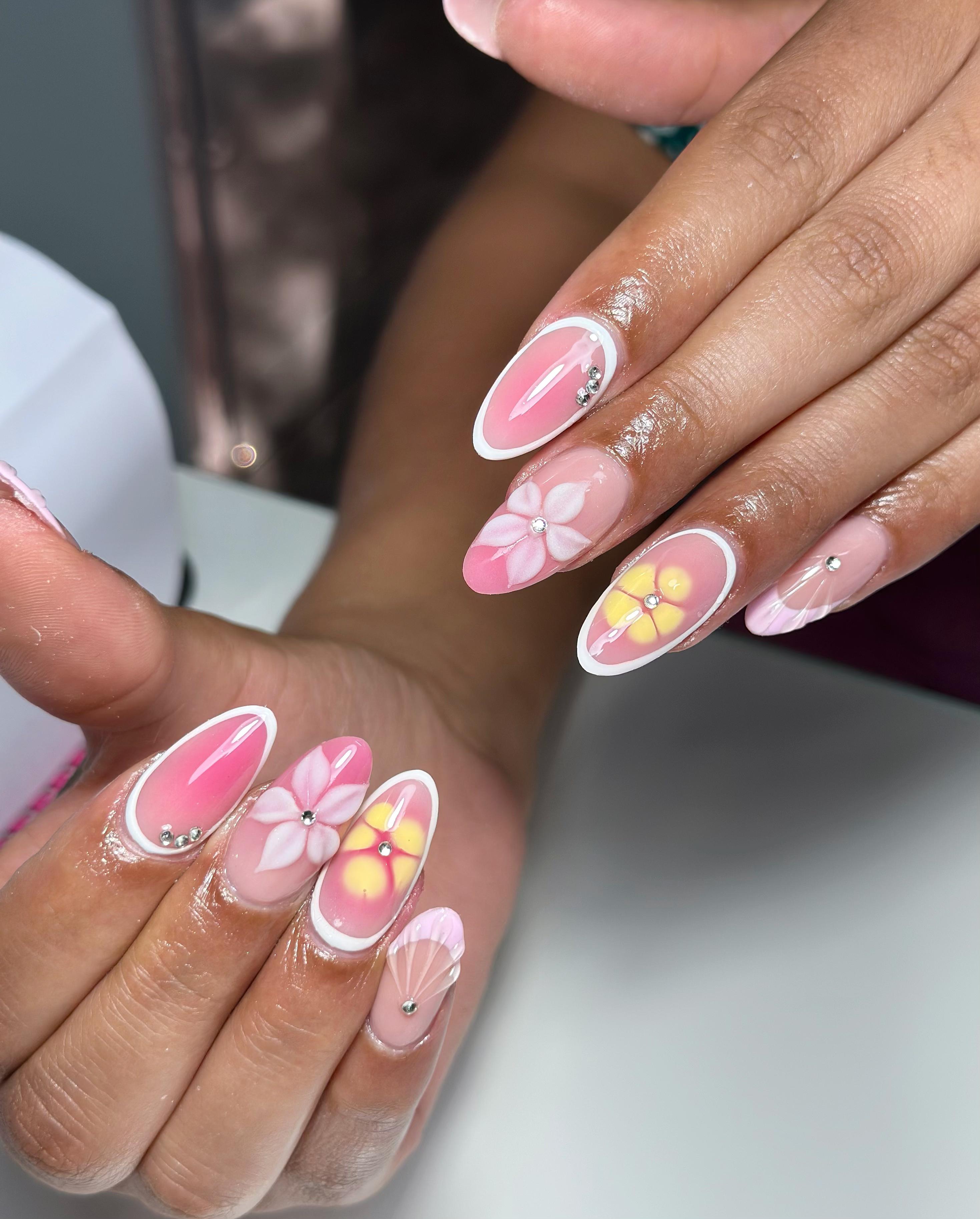 Diseño de uñas de HT Nails 2